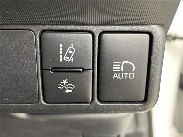 アクア S スタイルブラック 純正ナビ バックカメラ ビルトインETC LEDヘッドライト フォグライト 純正フロアマット 社外アルミホイール スマートキー プッシュスタート アイドリングストップ 横滑り防止機能 オートエアコン(4枚目)