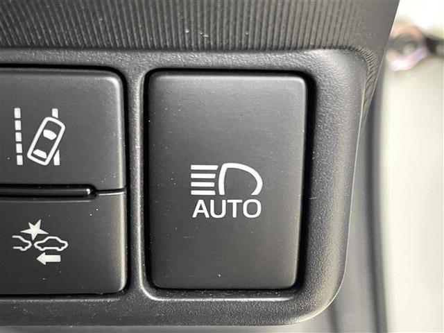 アクア S スタイルブラック 純正ナビ バックカメラ ビルトインETC LEDヘッドライト フォグライト 純正フロアマット 社外アルミホイール スマートキー プッシュスタート アイドリングストップ 横滑り防止機能 オートエアコン(5枚目)