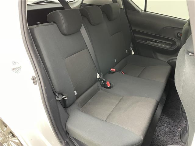 アクア S スタイルブラック 純正ナビ バックカメラ ビルトインETC LEDヘッドライト フォグライト 純正フロアマット 社外アルミホイール スマートキー プッシュスタート アイドリングストップ 横滑り防止機能 オートエアコン(9枚目)