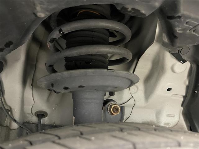 アクア S スタイルブラック 純正ナビ バックカメラ ビルトインETC LEDヘッドライト フォグライト 純正フロアマット 社外アルミホイール スマートキー プッシュスタート アイドリングストップ 横滑り防止機能 オートエアコン(21枚目)