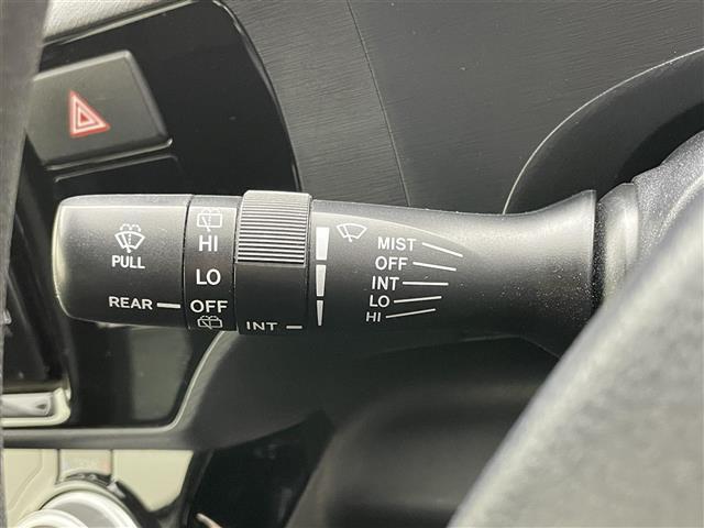 アクア S スタイルブラック 純正ナビ バックカメラ ビルトインETC LEDヘッドライト フォグライト 純正フロアマット 社外アルミホイール スマートキー プッシュスタート アイドリングストップ 横滑り防止機能 オートエアコン(27枚目)