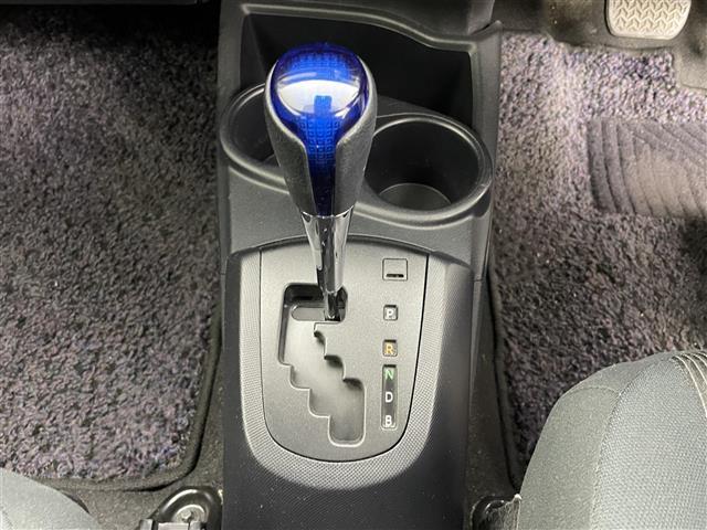 アクア S スタイルブラック 純正ナビ バックカメラ ビルトインETC LEDヘッドライト フォグライト 純正フロアマット 社外アルミホイール スマートキー プッシュスタート アイドリングストップ 横滑り防止機能 オートエアコン(29枚目)