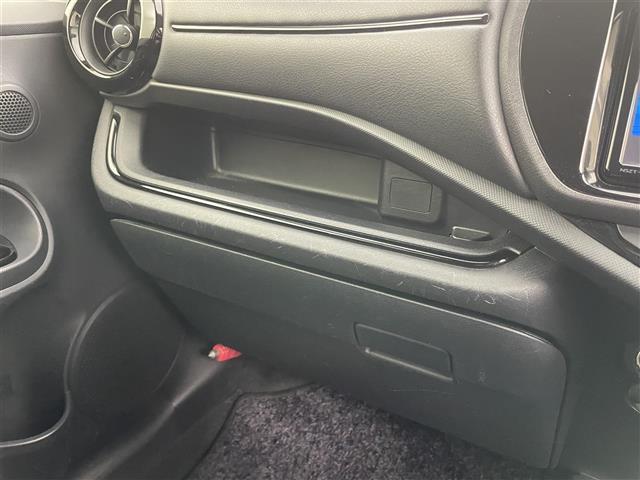 アクア S スタイルブラック 純正ナビ バックカメラ ビルトインETC LEDヘッドライト フォグライト 純正フロアマット 社外アルミホイール スマートキー プッシュスタート アイドリングストップ 横滑り防止機能 オートエアコン(39枚目)