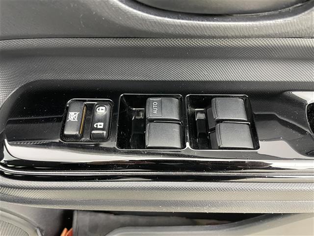 アクア S スタイルブラック 純正ナビ バックカメラ ビルトインETC LEDヘッドライト フォグライト 純正フロアマット 社外アルミホイール スマートキー プッシュスタート アイドリングストップ 横滑り防止機能 オートエアコン(41枚目)