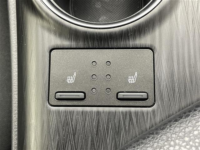 カムリ G モデリスタエアロ パノラミックビューモニター 純正9インチディスプレイオーディオ レーダークルーズコントロール ブラインドスポットモニター パワーシート 前後ドライブレコーダー 純正アルミ 衝突軽減(4枚目)