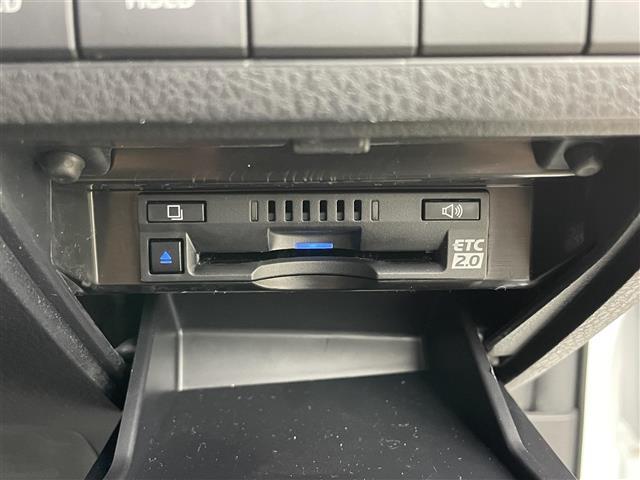 カムリ G モデリスタエアロ パノラミックビューモニター 純正9インチディスプレイオーディオ レーダークルーズコントロール ブラインドスポットモニター パワーシート 前後ドライブレコーダー 純正アルミ 衝突軽減(5枚目)