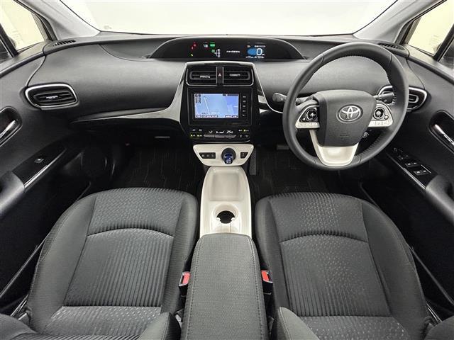 プリウス A 社外エアロ 純正ナビ バックカメラ アドバンスドパーク ヘッドアップディスプレイ トヨタセーフティーセンス ETC ドライブレコーダー 革巻きステアリング LEDヘッドライト フォグライト BSM(12枚目)