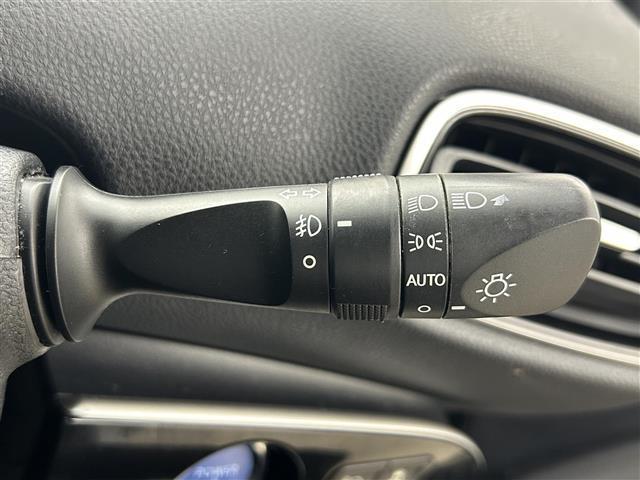 プリウス A 社外エアロ 純正ナビ バックカメラ アドバンスドパーク ヘッドアップディスプレイ トヨタセーフティーセンス ETC ドライブレコーダー 革巻きステアリング LEDヘッドライト フォグライト BSM(29枚目)