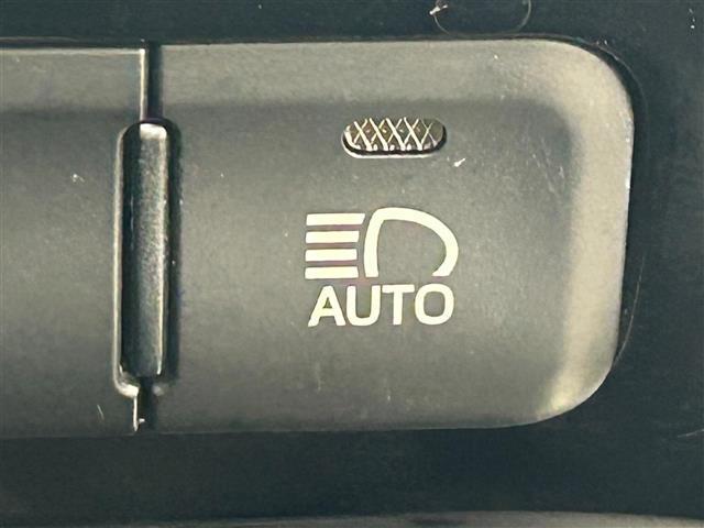 プリウス A 社外エアロ 純正ナビ バックカメラ アドバンスドパーク ヘッドアップディスプレイ トヨタセーフティーセンス ETC ドライブレコーダー 革巻きステアリング LEDヘッドライト フォグライト BSM(40枚目)