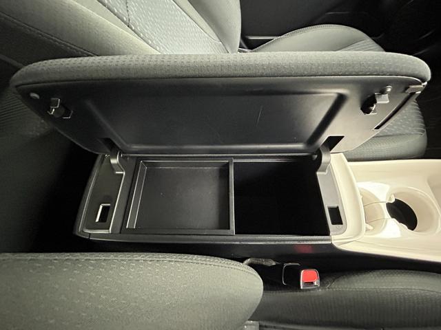 プリウス A 社外エアロ 純正ナビ バックカメラ アドバンスドパーク ヘッドアップディスプレイ トヨタセーフティーセンス ETC ドライブレコーダー 革巻きステアリング LEDヘッドライト フォグライト BSM(43枚目)