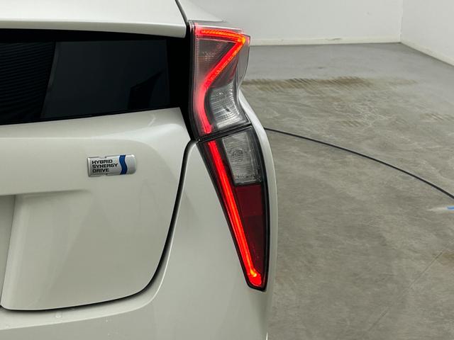 プリウス A 社外エアロ 純正ナビ バックカメラ アドバンスドパーク ヘッドアップディスプレイ トヨタセーフティーセンス ETC ドライブレコーダー 革巻きステアリング LEDヘッドライト フォグライト BSM(72枚目)