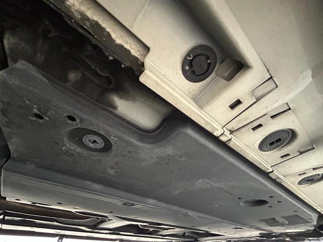 プリウス A 社外エアロ 純正ナビ バックカメラ アドバンスドパーク ヘッドアップディスプレイ トヨタセーフティーセンス ETC ドライブレコーダー 革巻きステアリング LEDヘッドライト フォグライト BSM(78枚目)