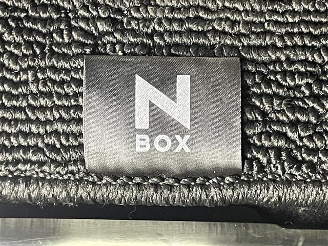 N-BOXカスタム L 9インチフローティングナビ バックカメラ フロントカメラ シートヒーター 片側パワースライドドア ホンダセンシング 純正フロアマット LEDヘッドライト 純正アルミ 後席サンシェード フォグライト(42枚目)