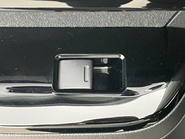 N-BOXカスタム L 9インチフローティングナビ バックカメラ フロントカメラ シートヒーター 片側パワースライドドア ホンダセンシング 純正フロアマット LEDヘッドライト 純正アルミ 後席サンシェード フォグライト(48枚目)