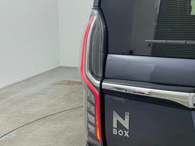 N-BOXカスタム L 9インチフローティングナビ バックカメラ フロントカメラ シートヒーター 片側パワースライドドア ホンダセンシング 純正フロアマット LEDヘッドライト 純正アルミ 後席サンシェード フォグライト(72枚目)