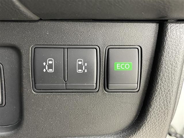 セレナ ハイウェイスターVエアロモード+セフティSHVAセフ 純正8インチナビ 後席モニター 全方位カメラ 両側電動スライドドア ビルトインETC 純正LEDヘッドライト コーナーセンサー 衝突軽減ブレーキ Wエアコン レーンアシスト 純正フロアマット(5枚目)