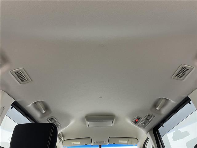 セレナ ハイウェイスターVエアロモード+セフティSHVAセフ 純正8インチナビ 後席モニター 全方位カメラ 両側電動スライドドア ビルトインETC 純正LEDヘッドライト コーナーセンサー 衝突軽減ブレーキ Wエアコン レーンアシスト 純正フロアマット(12枚目)