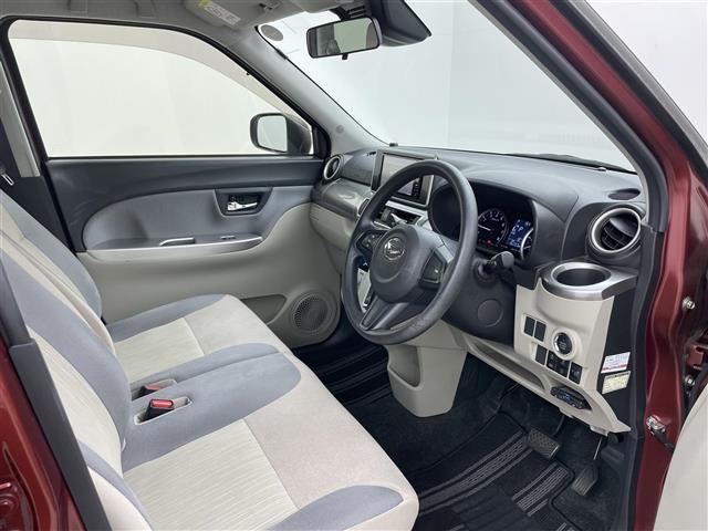 【運転席】『運転席周辺』の画像になります。写真の内容に関してご不明点、ご質問等がございましたらお気軽にガリバー店舗までお問い合わせください。