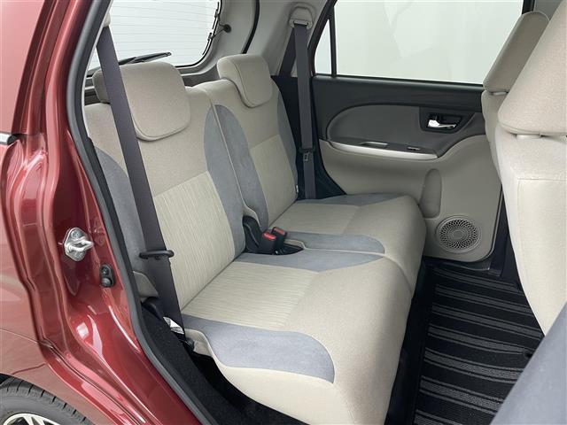 【後部座席】『後部座席周辺』の画像になります。写真の内容に関してご不明点、ご質問等がございましたらお気軽にガリバー店舗までお問い合わせください。