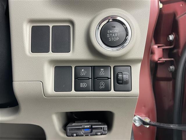 【運転席操作部】『運転席周辺の装備』の画像になります。快適なドライブを楽しむための機能が装備されています！運転席から触れるので使いやすいです！