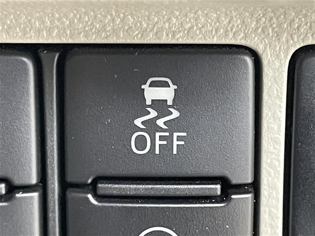 【運転席操作部】『運転席周辺の装備』の画像になります。快適なドライブを楽しむための機能が装備されています！運転席から触れるので使いやすいです！