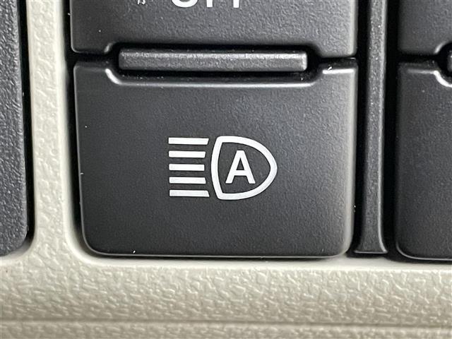 【運転席操作部】『運転席周辺の装備』の画像になります。快適なドライブを楽しむための機能が装備されています！運転席から触れるので使いやすいです！