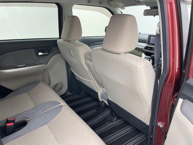 【後部座席】『後部座席周辺』の画像になります。写真の内容に関してご不明点、ご質問等がございましたらお気軽にガリバー店舗までお問い合わせください。