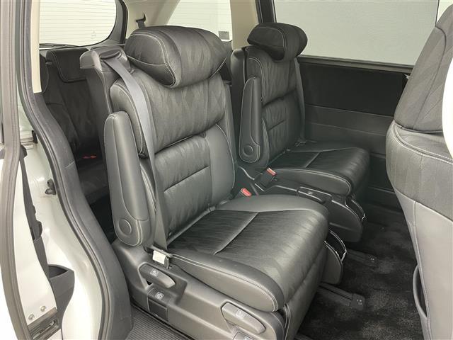 【後部座席】『後部座席周辺』の画像になります。写真の内容に関してご不明点、ご質問等がございましたらお気軽にガリバー店舗までお問い合わせください。