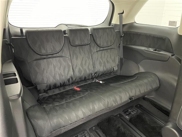 【後部座席】『後部座席周辺』の画像になります。写真の内容に関してご不明点、ご質問等がございましたらお気軽にガリバー店舗までお問い合わせください。