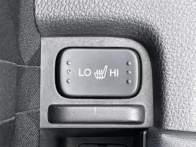 【運転席操作部】『運転席周辺の装備』の画像になります。快適なドライブを楽しむための機能が装備されています！運転席から触れるので使いやすいです！