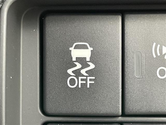 【運転席操作部】『運転席周辺の装備』の画像になります。快適なドライブを楽しむための機能が装備されています！運転席から触れるので使いやすいです！