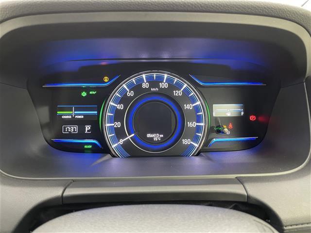 【スピードメーター】『スピードメーター』の画像になります。メーターがシンプルで見やすく運転しやすいですね！