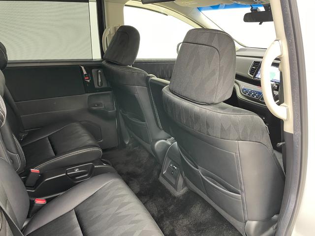 【後部座席】『後部座席周辺』の画像になります。写真の内容に関してご不明点、ご質問等がございましたらお気軽にガリバー店舗までお問い合わせください。