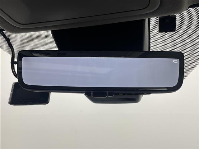 �y�f�W�^���C���i�[�~���[�z�ԗ�����J�����̉f�����~���[�ɉf�����Ƃ��o���܂��B�@���̂��߁A��Ȃɐl��ו��������Č���������Â炢�ꍇ�ł��������莋�E���m�ۂ��邱�Ƃ��o���܂��B