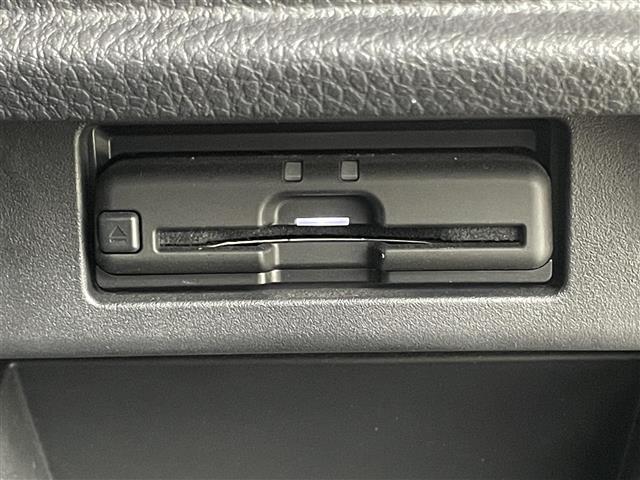 エルグランド 250ハイウェイスターS 純正10インチナビ 純正12.1インチ後席モニター 全方位カメラ 両側パワスラ コーナーセンサー 電動リアゲート オットマン ハーフレザーシート LEDヘッドライト フォグランプ オートハイビーム(6枚目)