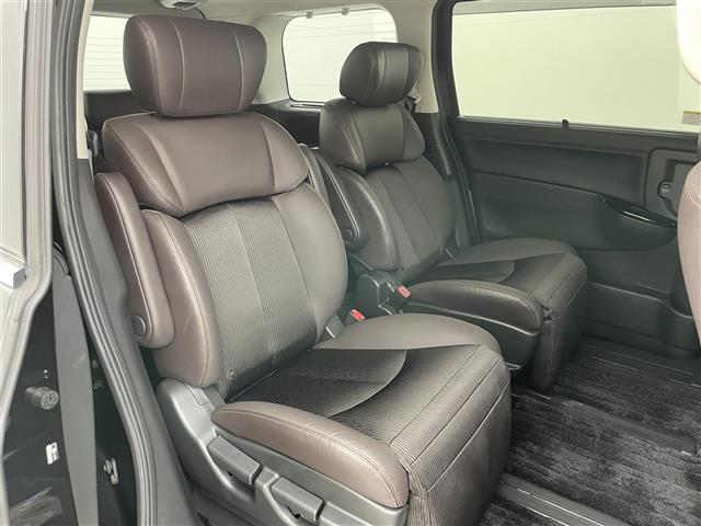 エルグランド 250ハイウェイスターS 純正10インチナビ 純正12.1インチ後席モニター 全方位カメラ 両側パワスラ コーナーセンサー 電動リアゲート オットマン ハーフレザーシート LEDヘッドライト フォグランプ オートハイビーム(9枚目)