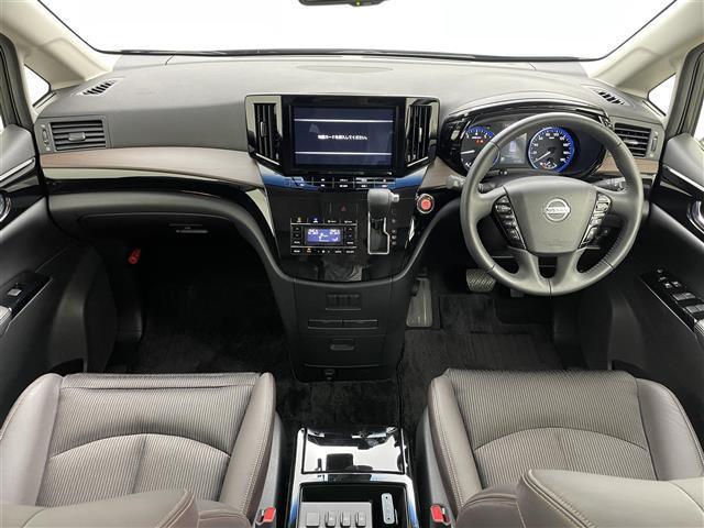 エルグランド 250ハイウェイスターS 純正10インチナビ 純正12.1インチ後席モニター 全方位カメラ 両側パワスラ コーナーセンサー 電動リアゲート オットマン ハーフレザーシート LEDヘッドライト フォグランプ オートハイビーム(12枚目)