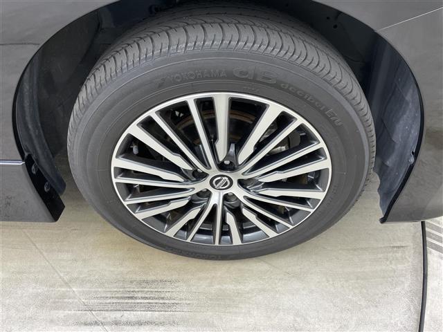 エルグランド 250ハイウェイスターS 純正10インチナビ 純正12.1インチ後席モニター 全方位カメラ 両側パワスラ コーナーセンサー 電動リアゲート オットマン ハーフレザーシート LEDヘッドライト フォグランプ オートハイビーム(15枚目)