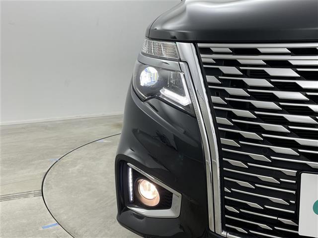 エルグランド 250ハイウェイスターS 純正10インチナビ 純正12.1インチ後席モニター 全方位カメラ 両側パワスラ コーナーセンサー 電動リアゲート オットマン ハーフレザーシート LEDヘッドライト フォグランプ オートハイビーム(16枚目)