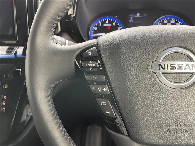 エルグランド 250ハイウェイスターS 純正10インチナビ 純正12.1インチ後席モニター 全方位カメラ 両側パワスラ コーナーセンサー 電動リアゲート オットマン ハーフレザーシート LEDヘッドライト フォグランプ オートハイビーム(24枚目)