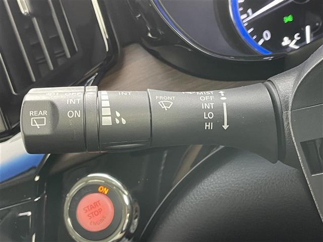 エルグランド 250ハイウェイスターS 純正10インチナビ 純正12.1インチ後席モニター 全方位カメラ 両側パワスラ コーナーセンサー 電動リアゲート オットマン ハーフレザーシート LEDヘッドライト フォグランプ オートハイビーム(26枚目)