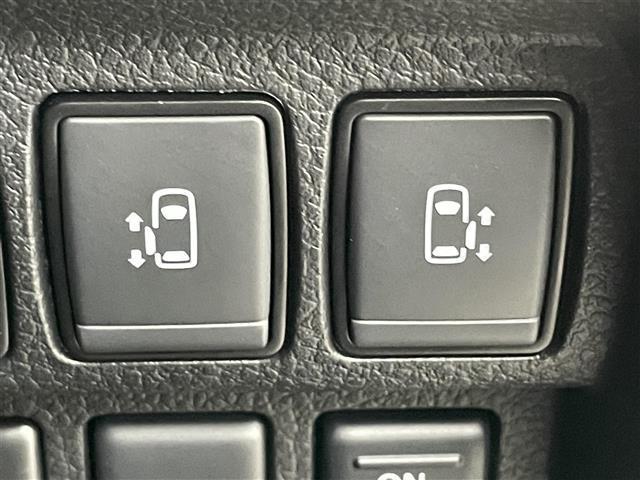 エルグランド 250ハイウェイスターS 純正10インチナビ 純正12.1インチ後席モニター 全方位カメラ 両側パワスラ コーナーセンサー 電動リアゲート オットマン ハーフレザーシート LEDヘッドライト フォグランプ オートハイビーム(30枚目)