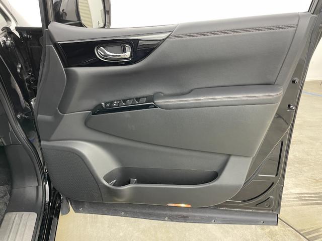 エルグランド 250ハイウェイスターS 純正10インチナビ 純正12.1インチ後席モニター 全方位カメラ 両側パワスラ コーナーセンサー 電動リアゲート オットマン ハーフレザーシート LEDヘッドライト フォグランプ オートハイビーム(49枚目)