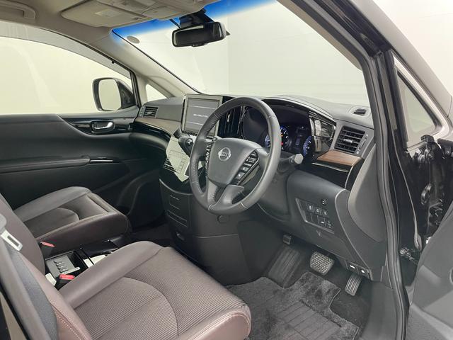 エルグランド 250ハイウェイスターS 純正10インチナビ 純正12.1インチ後席モニター 全方位カメラ 両側パワスラ コーナーセンサー 電動リアゲート オットマン ハーフレザーシート LEDヘッドライト フォグランプ オートハイビーム(51枚目)