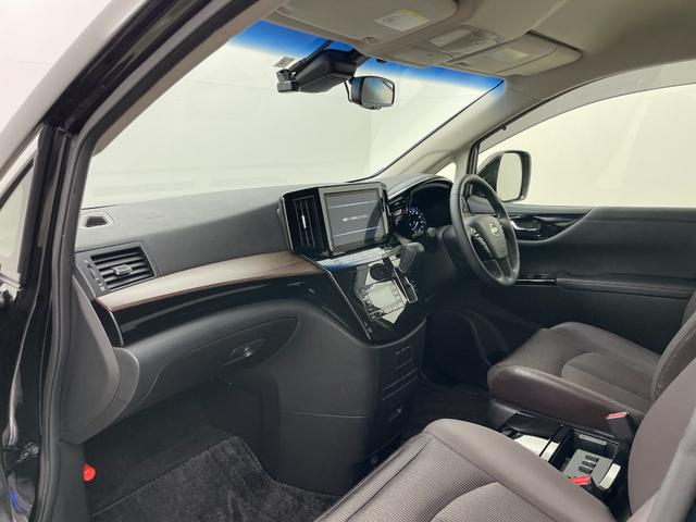 エルグランド 250ハイウェイスターS 純正10インチナビ 純正12.1インチ後席モニター 全方位カメラ 両側パワスラ コーナーセンサー 電動リアゲート オットマン ハーフレザーシート LEDヘッドライト フォグランプ オートハイビーム(52枚目)