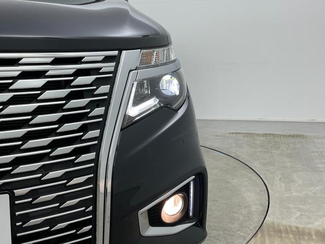 エルグランド 250ハイウェイスターS 純正10インチナビ 純正12.1インチ後席モニター 全方位カメラ 両側パワスラ コーナーセンサー 電動リアゲート オットマン ハーフレザーシート LEDヘッドライト フォグランプ オートハイビーム(66枚目)