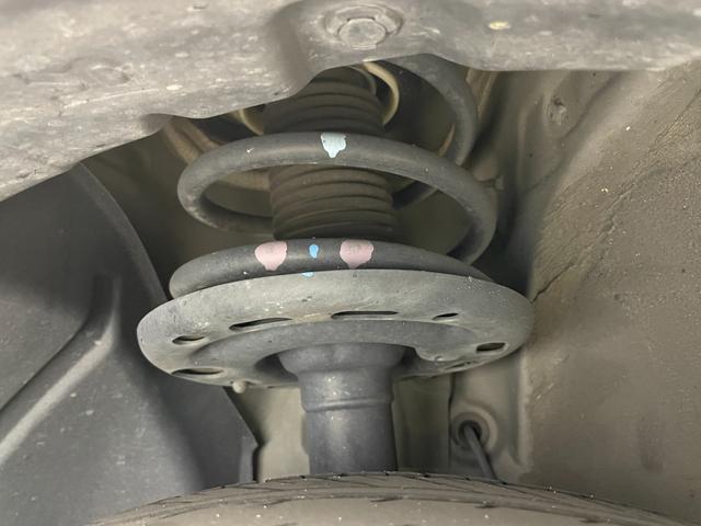 エルグランド 250ハイウェイスターS 純正10インチナビ 純正12.1インチ後席モニター 全方位カメラ 両側パワスラ コーナーセンサー 電動リアゲート オットマン ハーフレザーシート LEDヘッドライト フォグランプ オートハイビーム(77枚目)