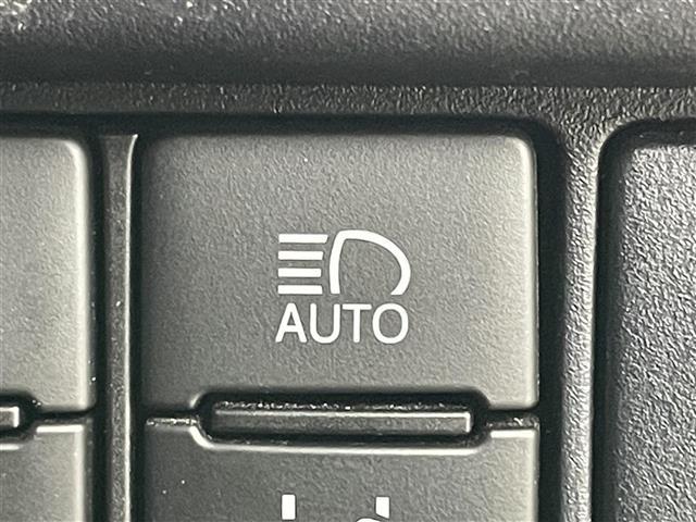 ヴォクシー ZS 煌III アルパインナビ アルパイン後席モニター 両側パワスラ ハーフレザーシート コーナーセンサー 前後ドラレコ LEDヘッドライト オートハイビーム フォグランプ ビルトインETC クルコン 純正アルミ(27枚目)