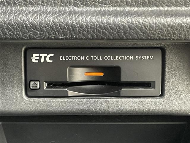 エルグランド 250ハイウェイスターS 純正ナビ 全方位カメラ 両側パワスラ 電動リアゲート 前後ドラレコ ハーフレザーシート コーナーセンサー LEDヘッドライト オートライト クルーズコントロール ビルトインETC オットマン スペアキ(5枚目)