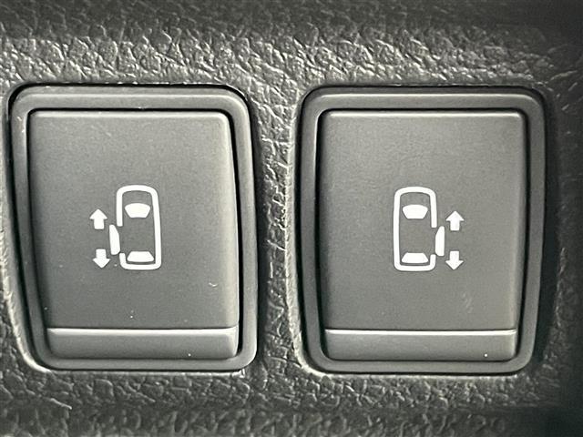 エルグランド 250ハイウェイスターS 純正ナビ 全方位カメラ 両側パワスラ 電動リアゲート 前後ドラレコ ハーフレザーシート コーナーセンサー LEDヘッドライト オートライト クルーズコントロール ビルトインETC オットマン スペアキ(6枚目)